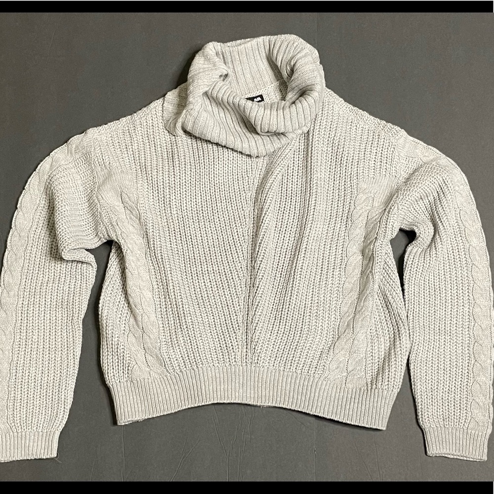 FashionNova Gray Sweater. Medium. Brand New.